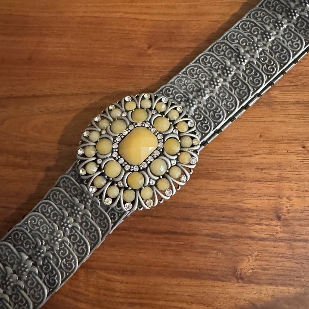 Vintage ladies retro metal expandable stretchy floral belt
Size Medium To Large - Picture 3 of 5